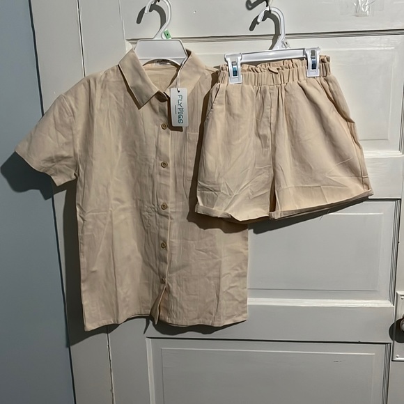 Girls 2 Piece Outfit - Picture 2 of 5